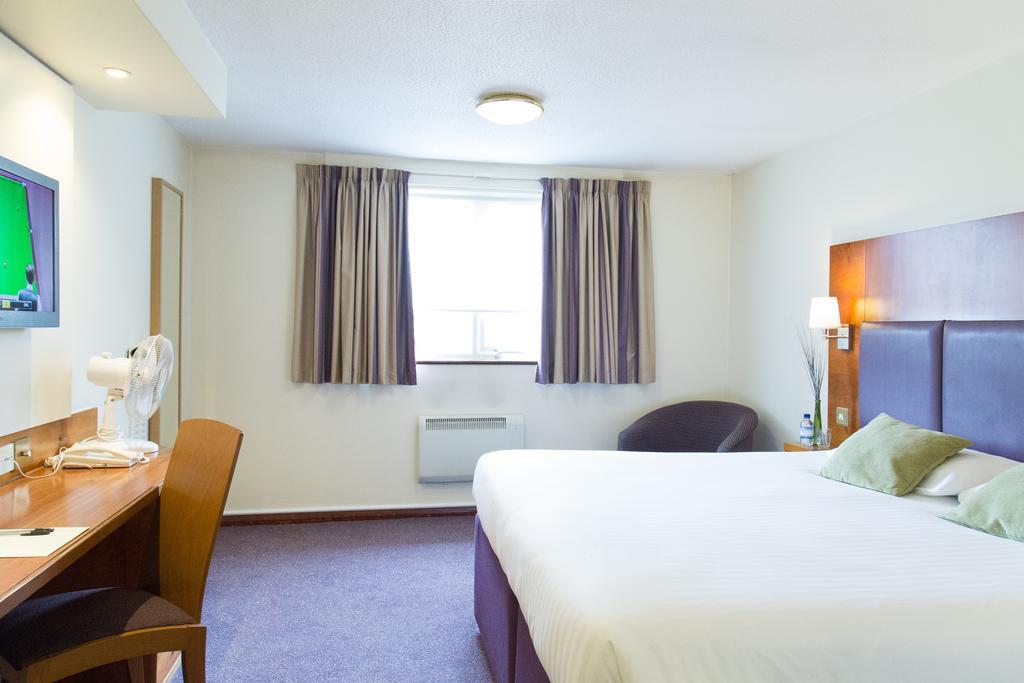 Hello Hotel スウィントン エクステリア 写真